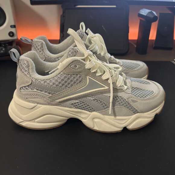 Reebok Charge Running Shoes Men’s 9.5 Gray Athletic Sneakers Comfort Trainers - Picture 2 of 6